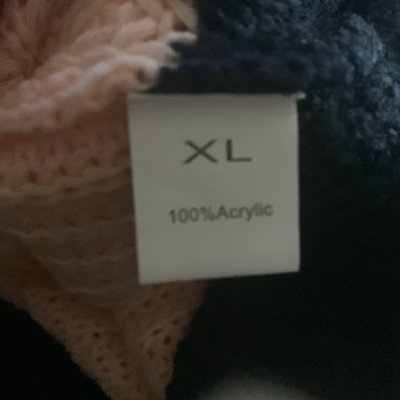 New Sweater! Great price! - Picture 7 of 8